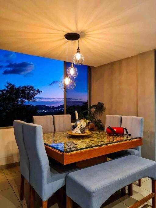 Apartamento Moderno Con Vista A La Ciudad